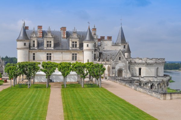 Ophorus Tours - Private Loire Valley Package: 4 Days of Castles, Wine & Amboise Comfort