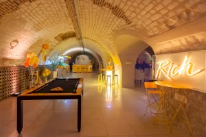 Ophorus Blog - Luxury Travel vs Authentic Travel in France: What Really Sets Them Apart