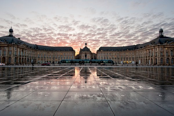 Ophorus Tours - Bordeaux City Essentials – River Cruise Shore Excursion Private Tour