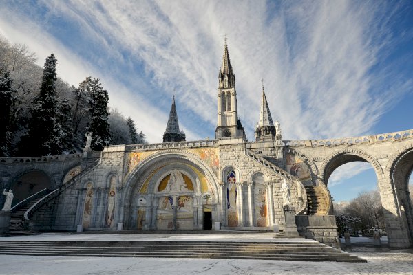 Ophorus Tours - Journey to Lourdes: Private Day Tour from Bordeaux
